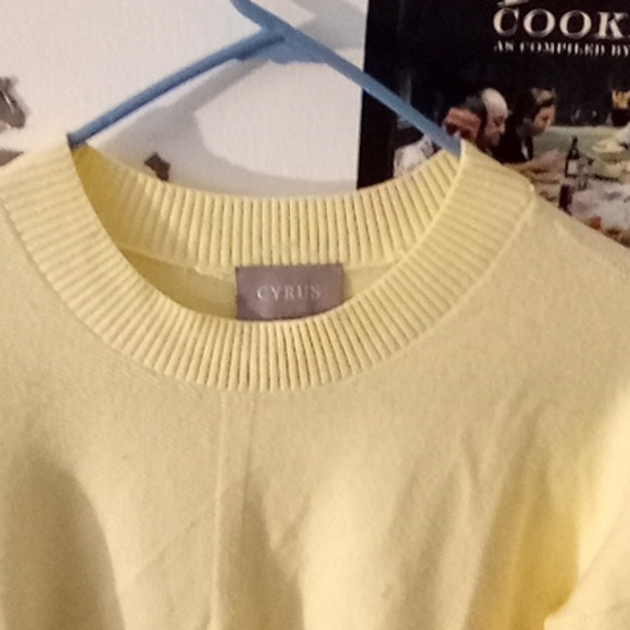 Women's Cyrus collection size small very new color banana yellow popular brand - Picture 12 of 13